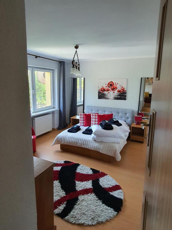 Dom Goscinny Marta - Pokoje, Apartamenty, Domki 크리니차 모르스카 외부 사진