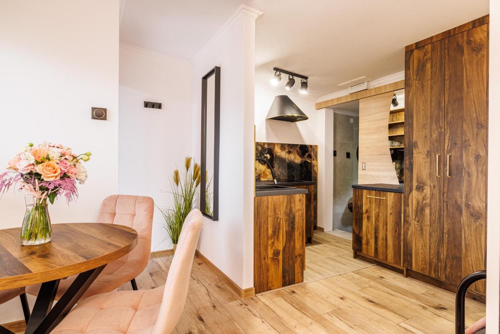 Dom Goscinny Marta - Pokoje, Apartamenty, Domki 크리니차 모르스카 객실 사진